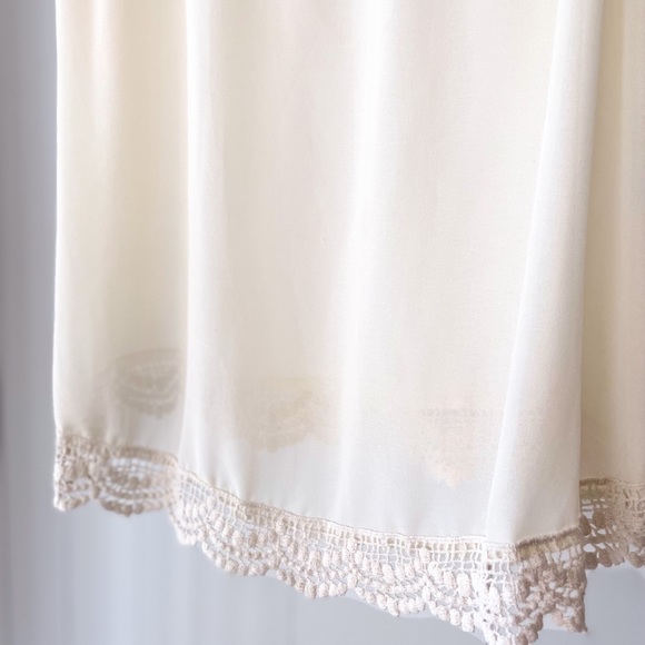 Sheer High Neck Sleeveless Blouse - Picture 3 of 7